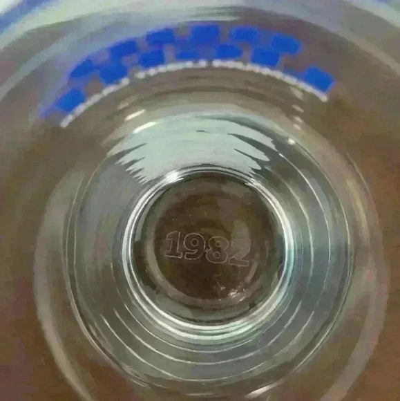 3 VTG Glasses Philadelphia Eagles NFL Bud Light Preimum Larger Style 16 Oz Pint - Picture 9 of 13